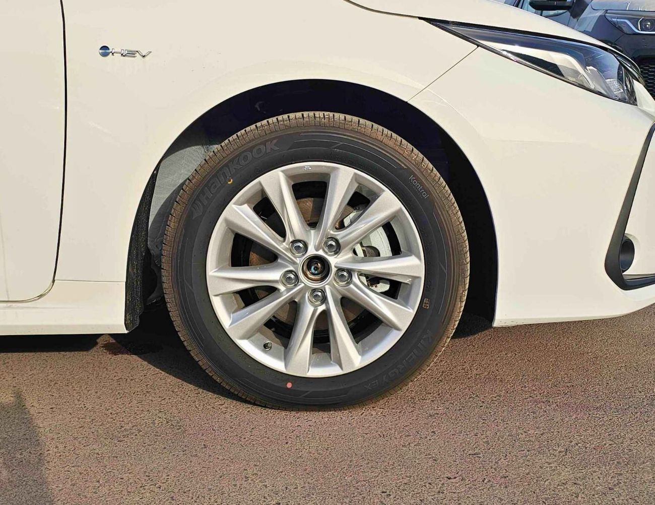 Toyota Corolla ELITE HYBRID / 1.8L V4 PETROL / PUSH START / DVD+ CAMERA / SUNROOF (CODE # HYBRID ELITE)