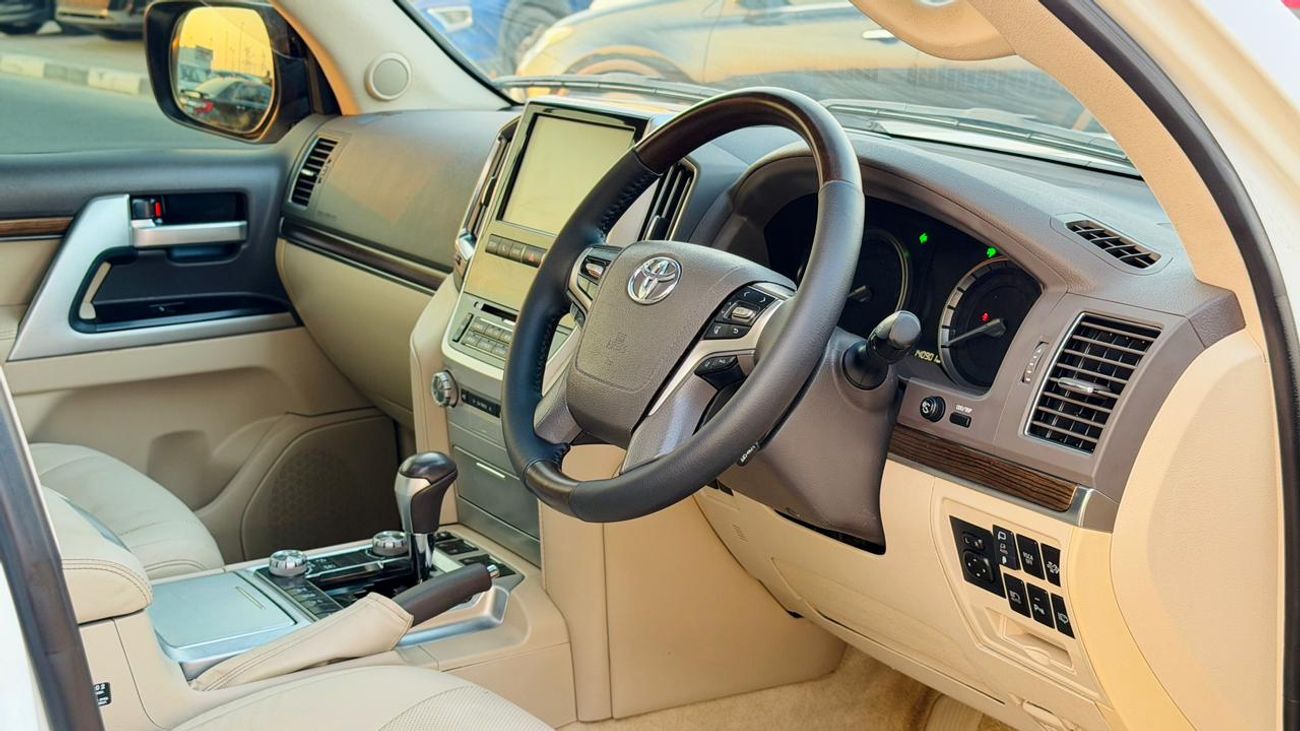 Toyota Land Cruiser SAHARA | PUSH START | SUNROOF | 360 VIEW CAMERA | V8 DIESEL ENGINE | AT | ELECTRIC HEATED & MEMORY S