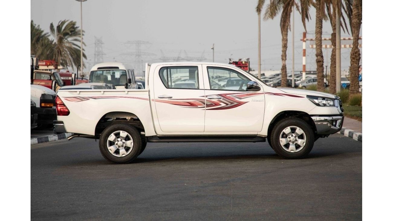 Toyota Hilux 2023 Toyota Hilux 4x4 DC 2.4 - White inside Black