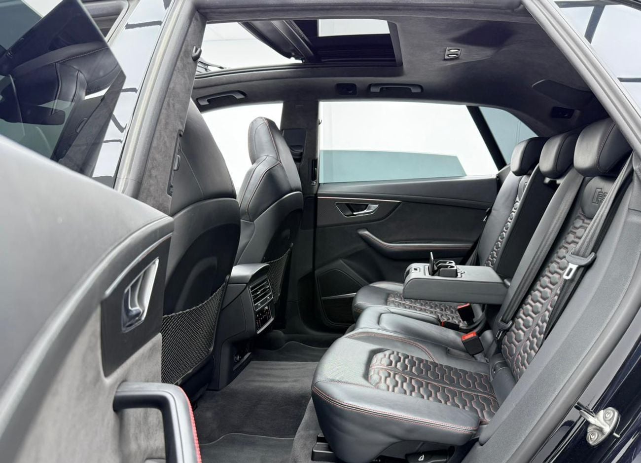 Audi RSQ8 TFSI quattro 4.0L 2021 Audi RS Q8 4.0 TFSI Quattro, Warranty,Full Audi Service History,Full PPF, GCC
