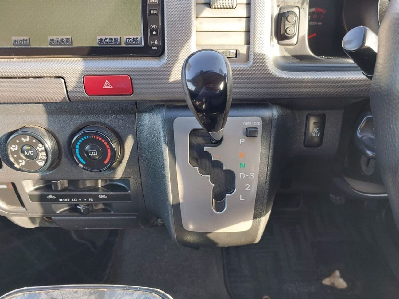 Toyota Hiace TOYOTA HIACE VAN RHD 2007 MODEL 2.0 L PETROL AUTOMATIC(PM71193)