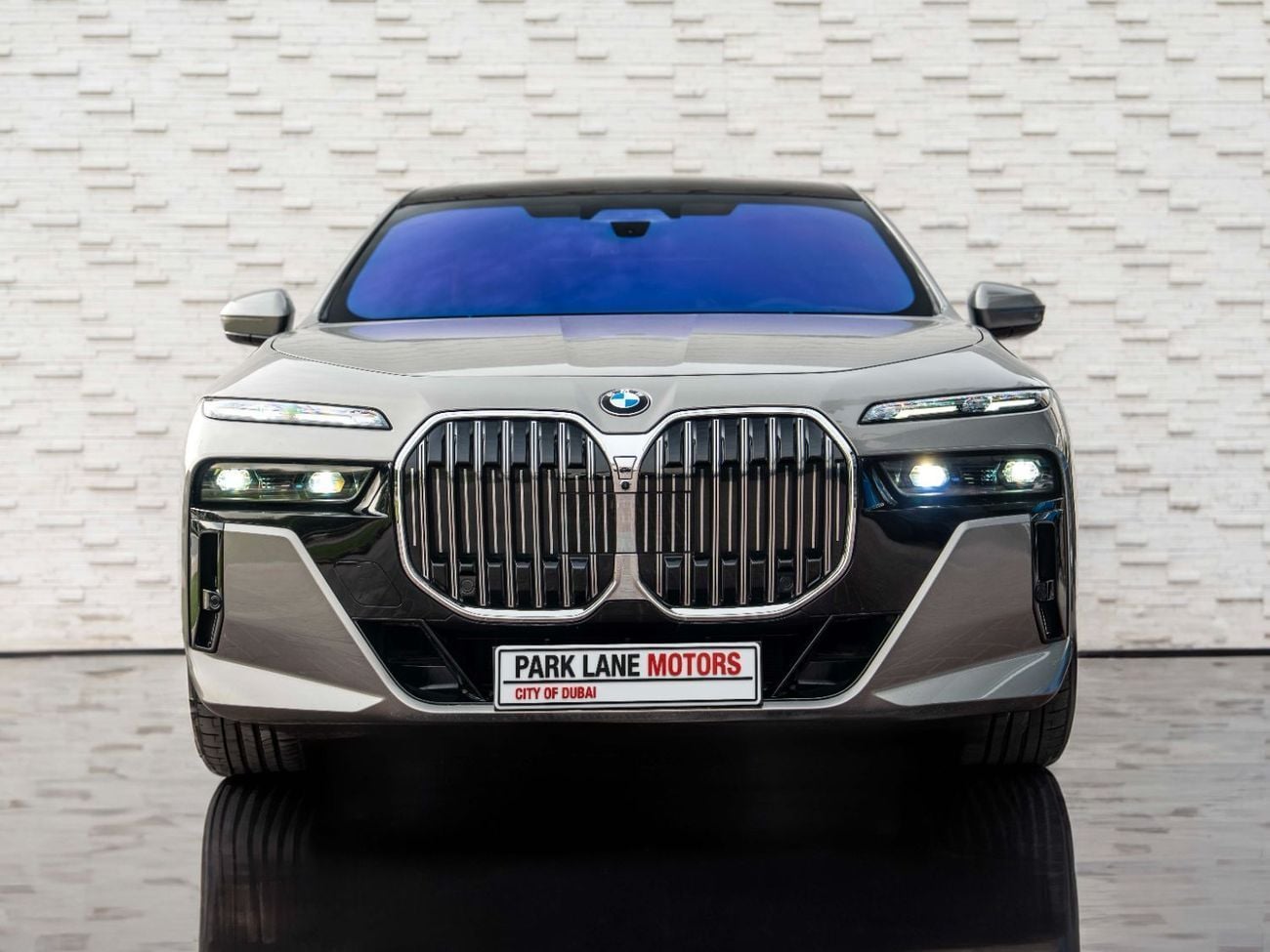 بي أم دبليو 735i LUXURY