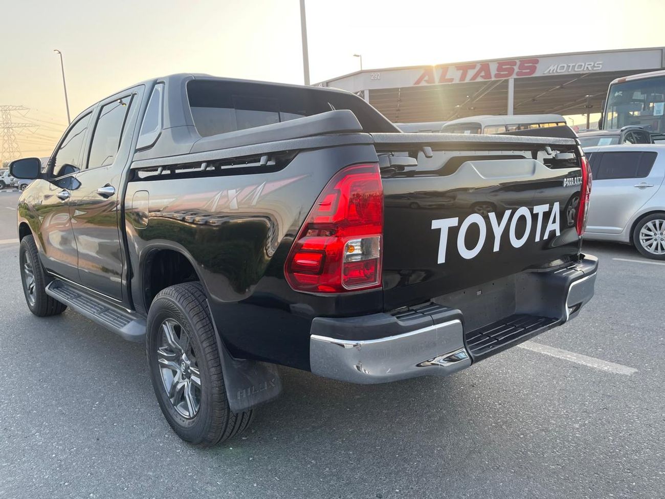 Toyota Hilux GLX PETROL HILUX 2.7L LEFT HAND DRIVE FOR EXPORT ONLY