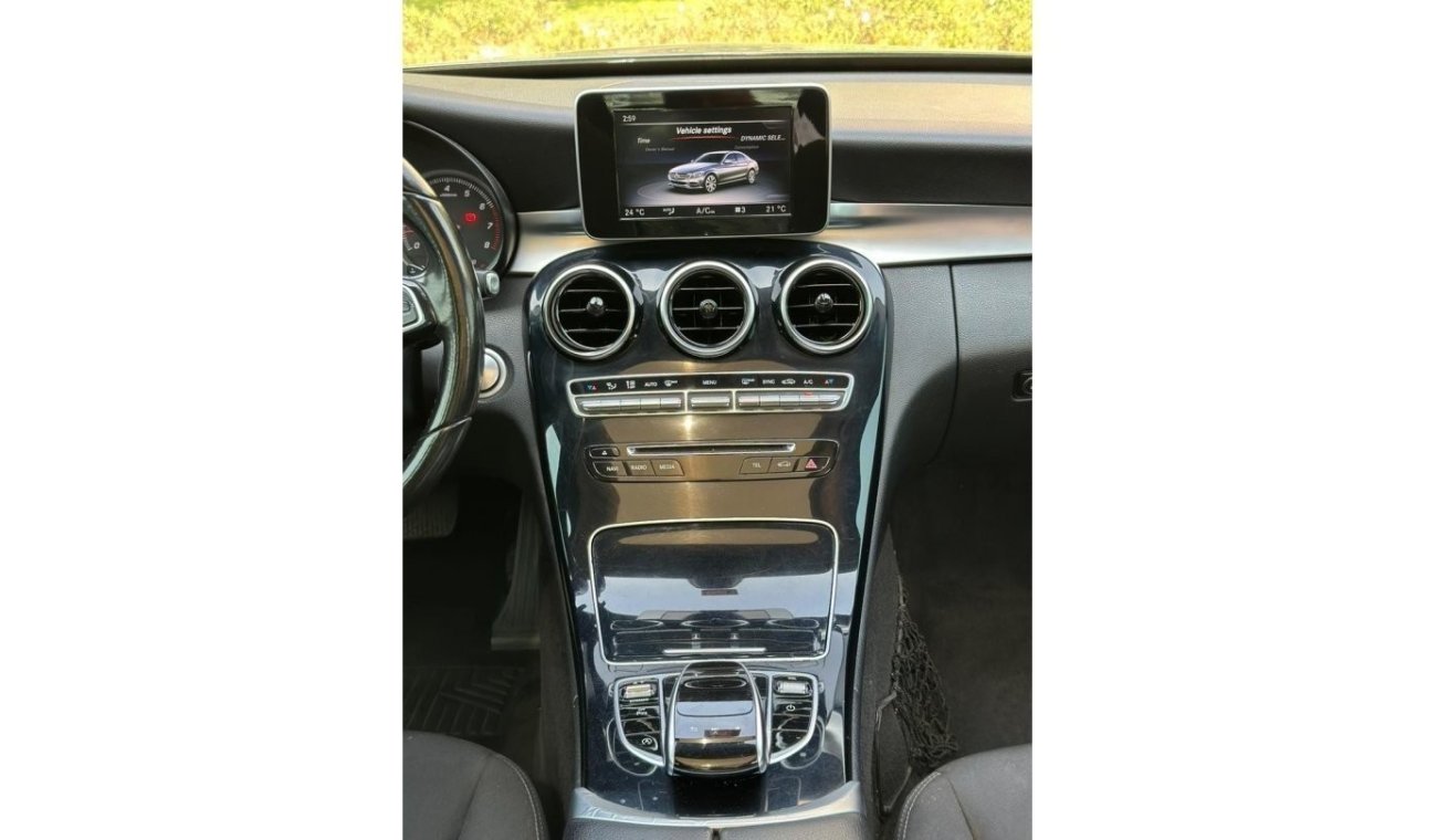 Mercedes-Benz C 200 1320 P.M || MERCEDES C200 || 2.0L V4 ll ORGINIAL PAINT ll 0% DP ll GCC || PREFECT CONDITION