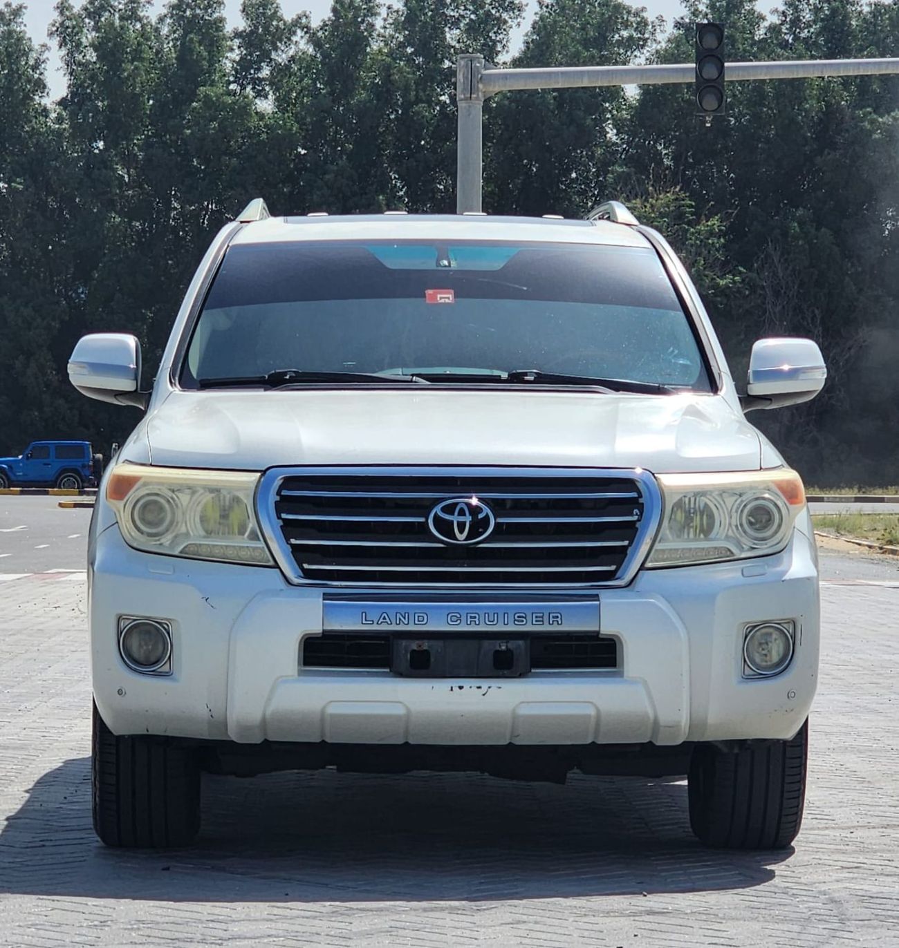 Toyota Land Cruiser GXR V8