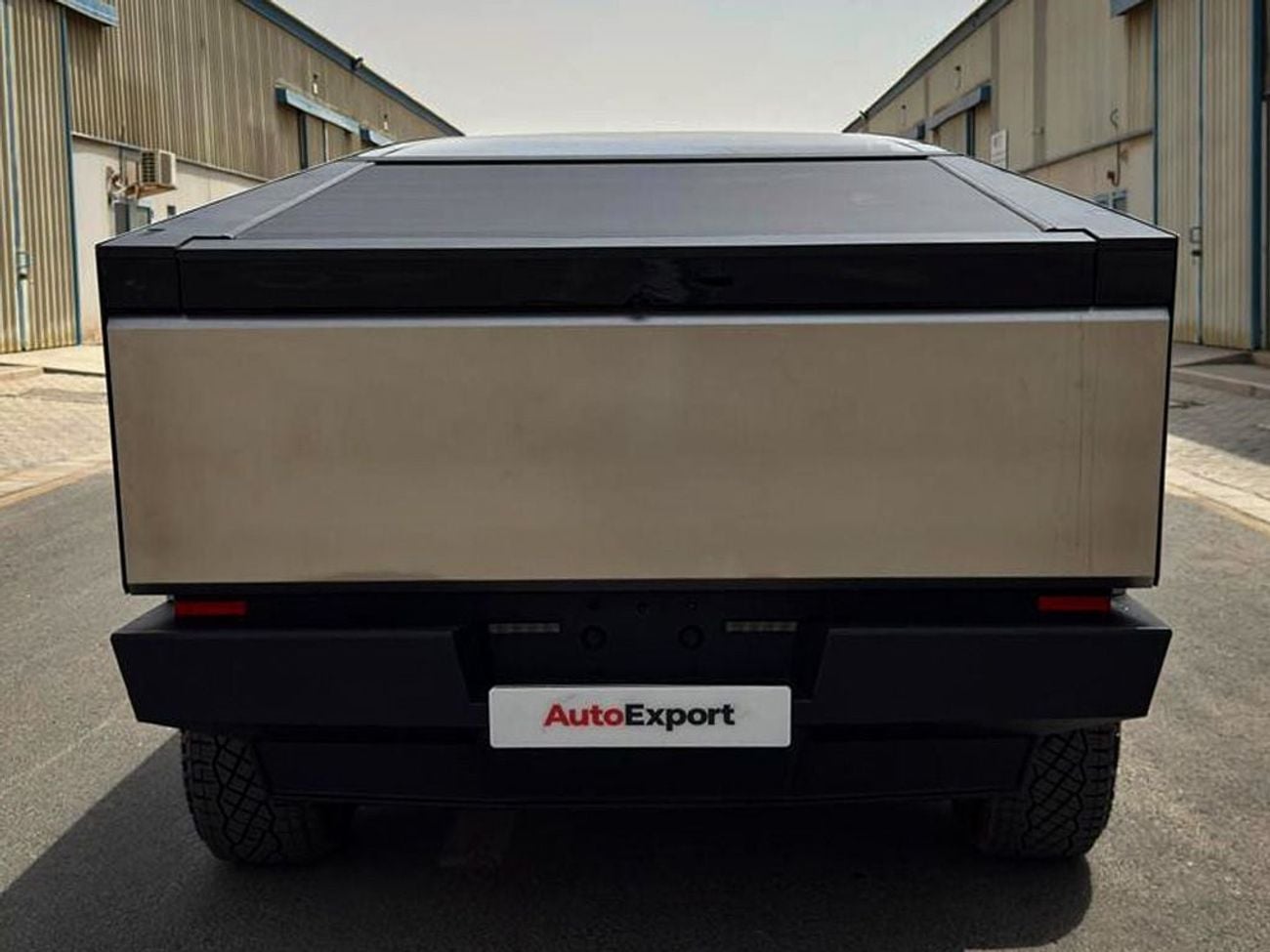 تسلا سايبرتراك FOUNDATION SERIES AWD AWD Foundation Edition, in RIGHT HAND DRIVE (EXPORT ONLY)