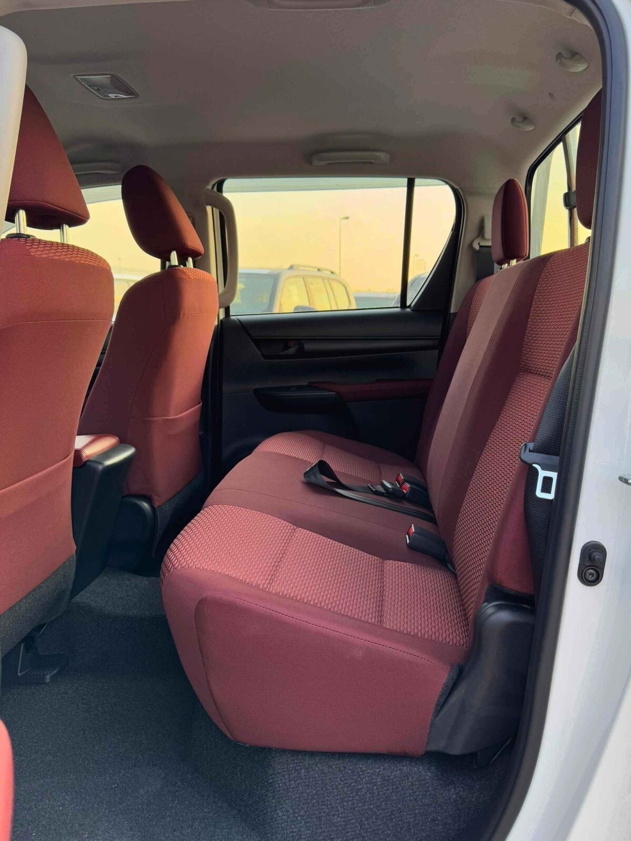 Toyota Hilux DC / A/T / 2.4L V4 DIESEL / PWR WINDOW / 4WD (CODE # 69016)