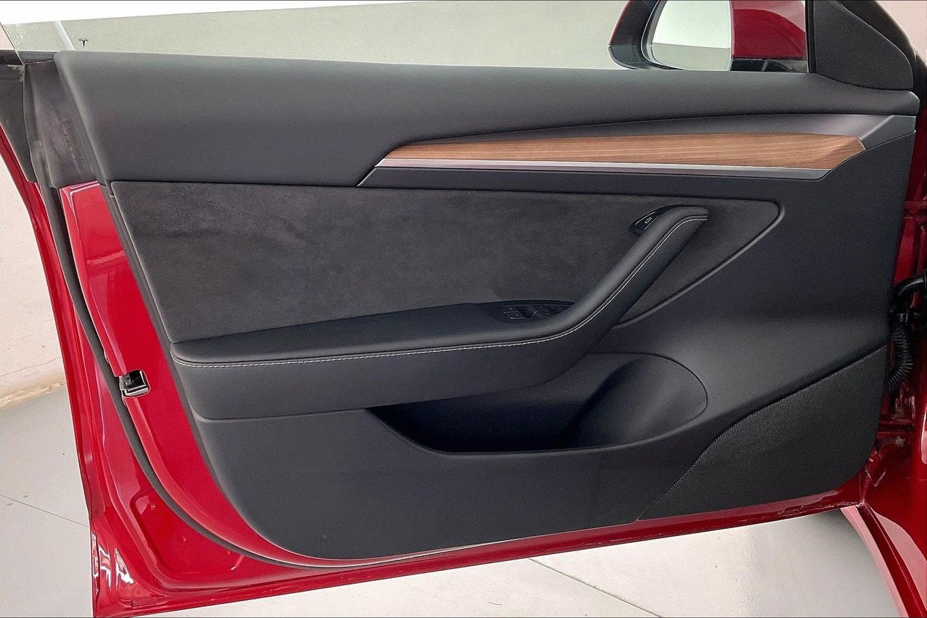 بورش تايكان 4S | عرض العيد الحصري | خالية من أضرار الفيضانات