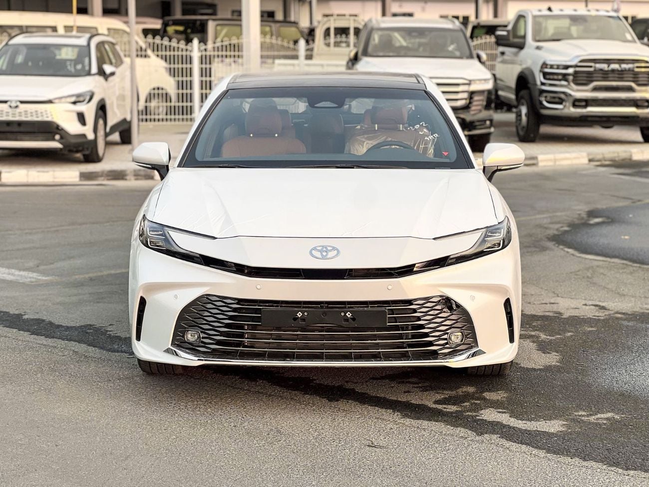 Toyota Camry EXPORT ONLY - Toyota Camry GLE HEV 2.5L