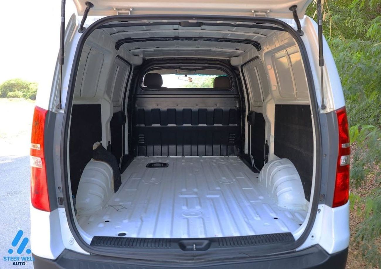 Hyundai H-1 Std 2019 Cargo Van 2.5L RWD / Diesel M/T / Like New Condition / Bulk Deals / Lowest Price / Book Now