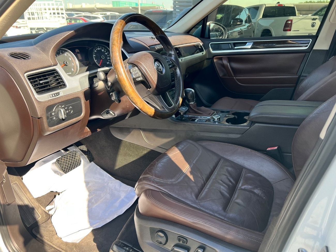 Volkswagen Touareg SE 3.6L