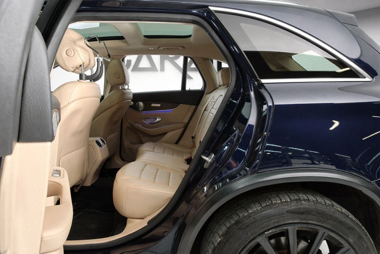 Mercedes-Benz GLC 300 4MATIC 2.0L AED 1,567 / Monthly l 0% Downpayment l Mercedes-Benz GLC 300 4MATIC