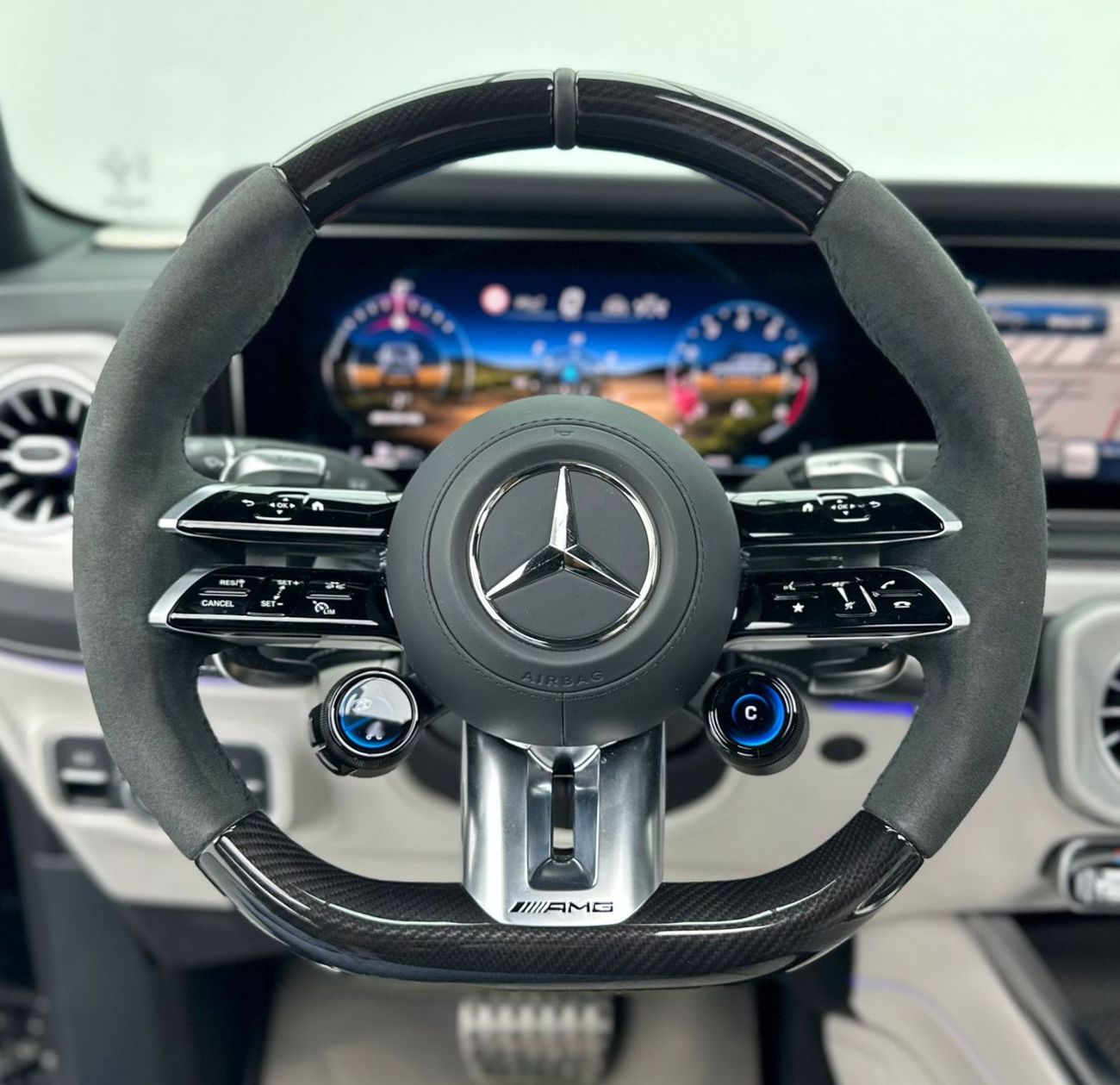Mercedes-Benz G 63 AMG 2025 Mercedes-Benz G63 AMG Manufaktur Double Night Package, May/2027 Mercedes Warranty, GCC