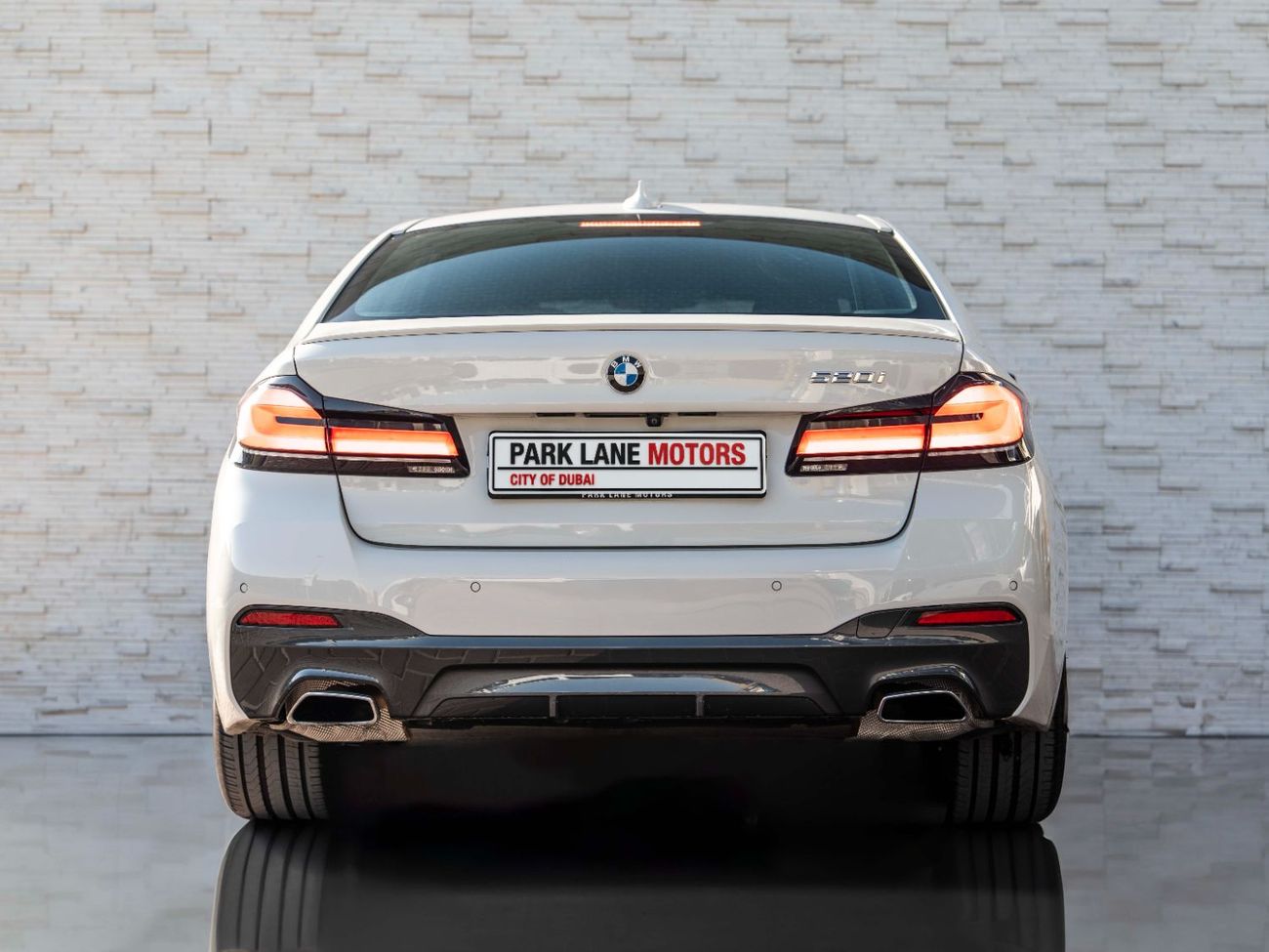 بي أم دبليو 520i M Sport Comfort 2.0L