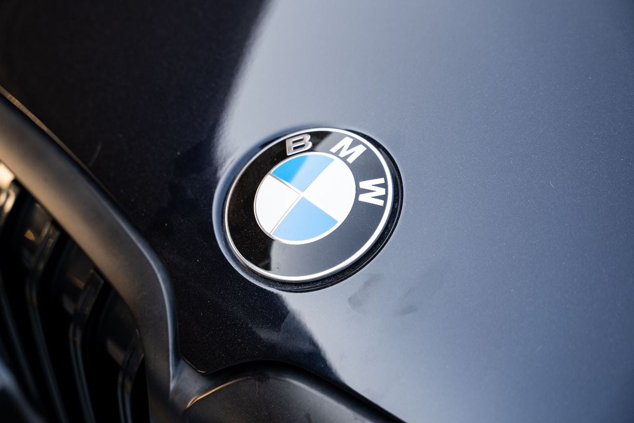 BMW X7 M60i XDRIVE (6 Seats) Agency Warranty Full Service History GCC 2024 Low Mileage 4.4L Twi