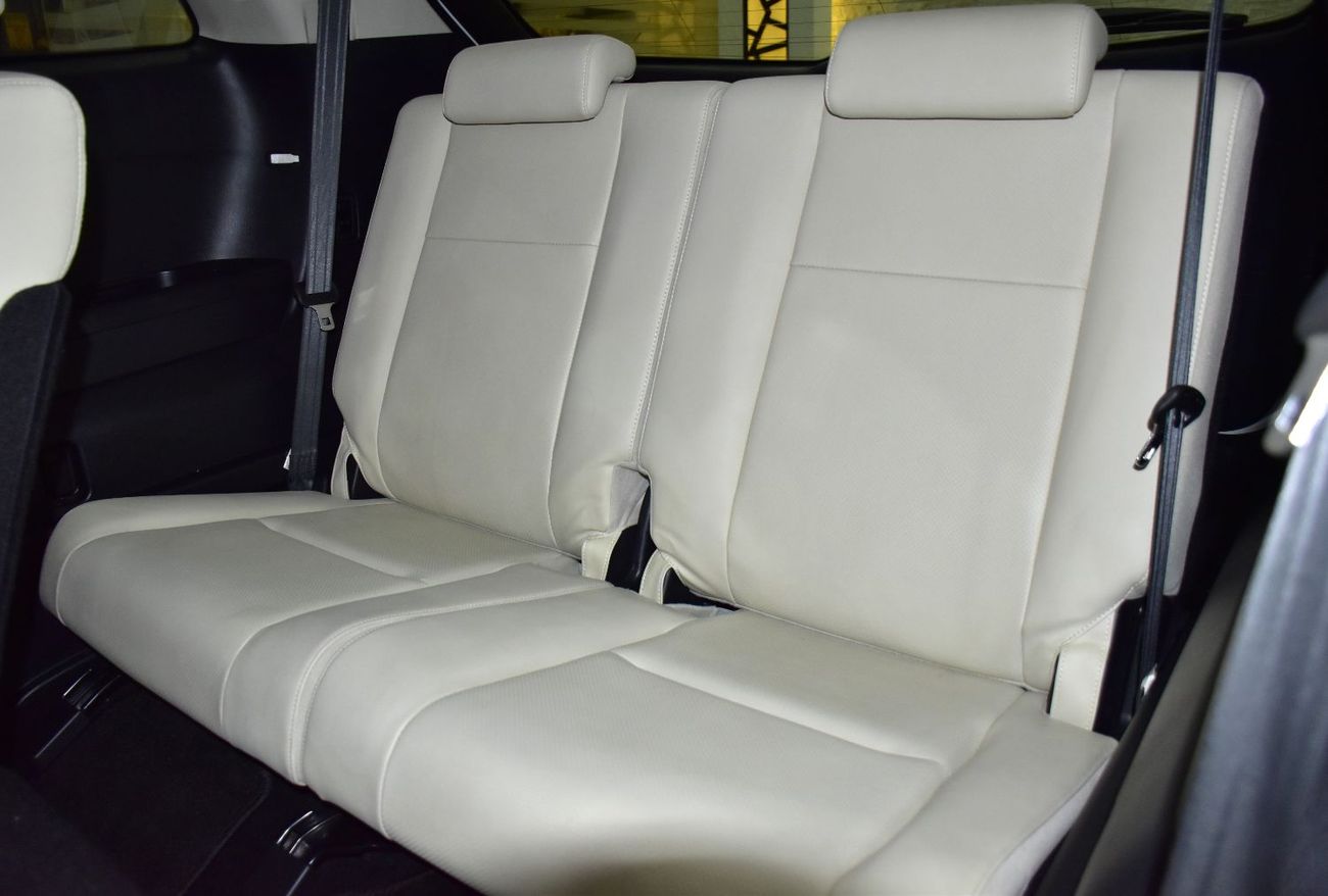 مازدا CX9 EXCELLENT DEAL for our Mazda CX-9 AWD ( 2016 Model ) in White Color GCC Specs