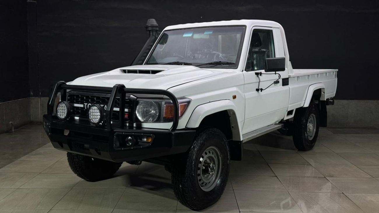 Toyota Land Cruiser Pick Up LAND CRUISER PICKUP ,MODEL YEAR 2020 ,DIESEL 4.5 LITER ,RIGHT HAND DRIVE