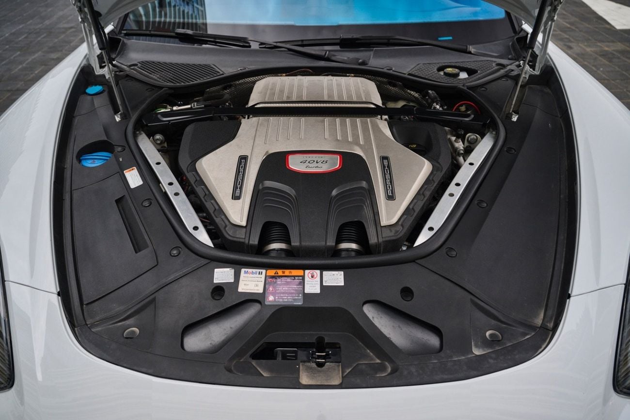 Porsche Panamera Turbo 4.0L AWD