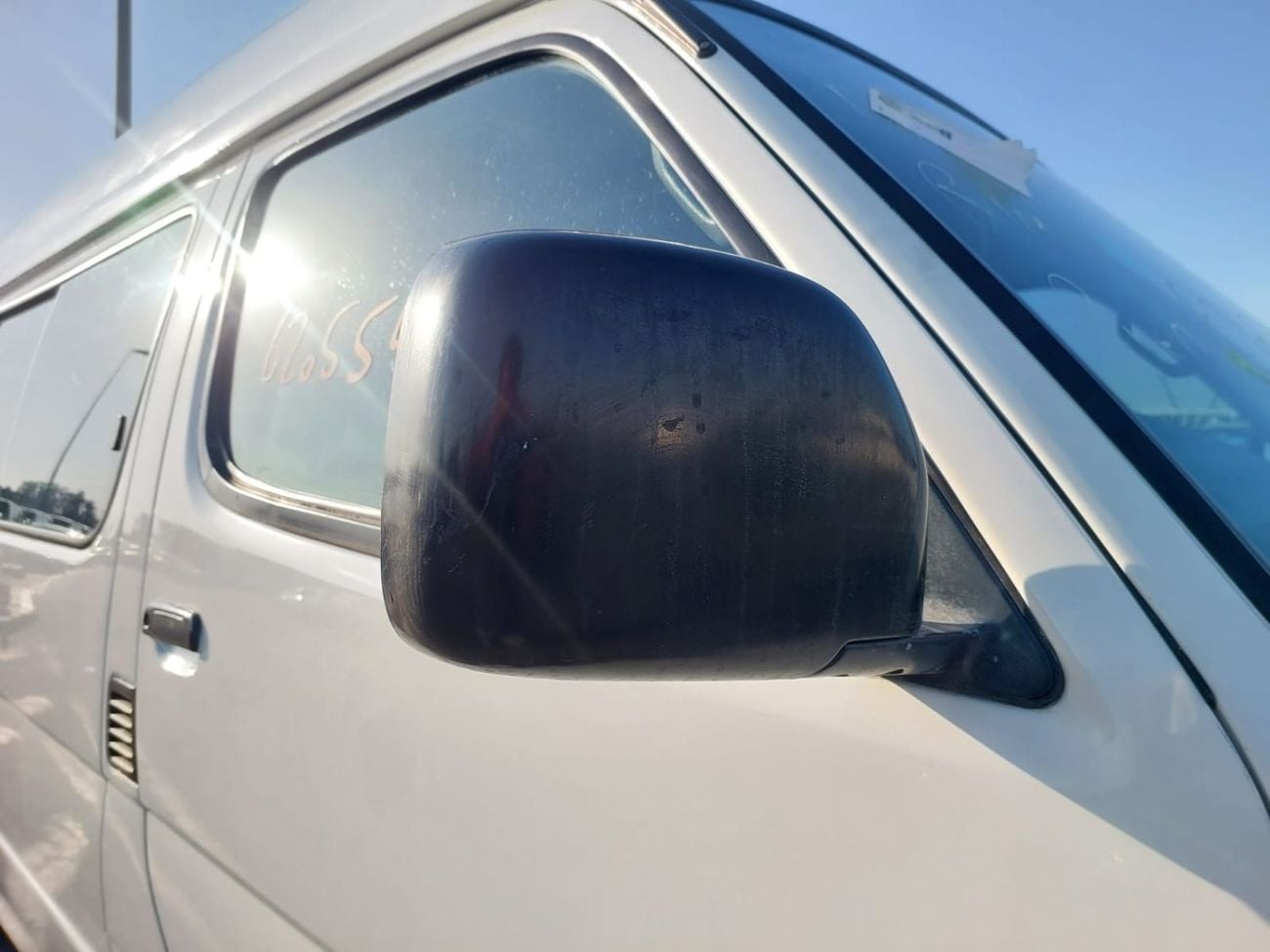 تويوتا هاياس TOYOTA HIACE VAN RHD 2004 MODEL 2.4 L PETROL MANUAL(PM13814)