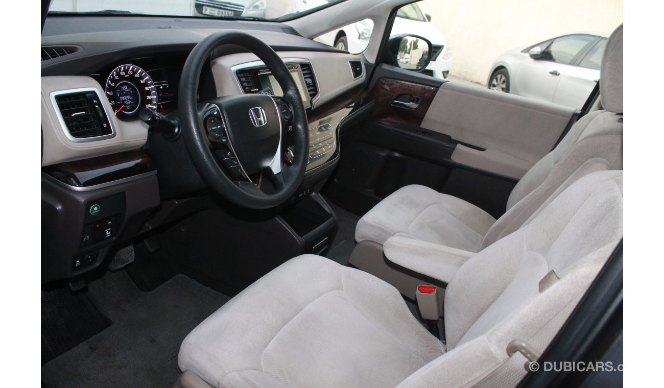 Honda Odyssey 2.4L EX 2015 MODEL WITH REAR CAMERA SENSOR