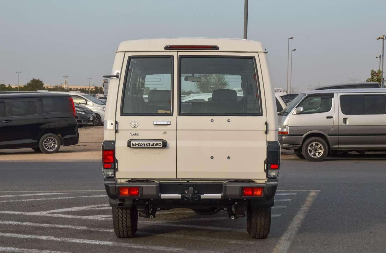تويوتا لاند كروزر 70 TOYOTA LAND CRUISER 78 (AMBULANCE) 4.0L V6 4WD 2026