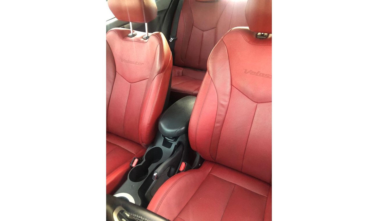 Hyundai Veloster Model 2016 GCC car prefect condition no need any maintenance full option