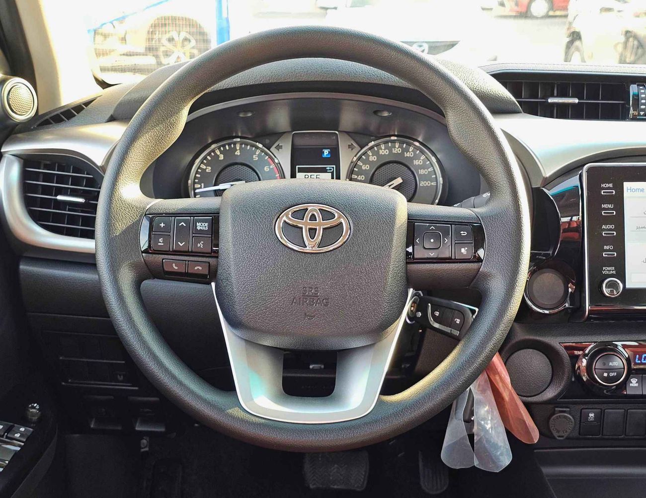 Toyota Hilux SR5 / NARROW BODY / A/T / 2.7L V4 PETROL / DVD+ CAMERA / FULL OPTION (CODE #  HP2F2)