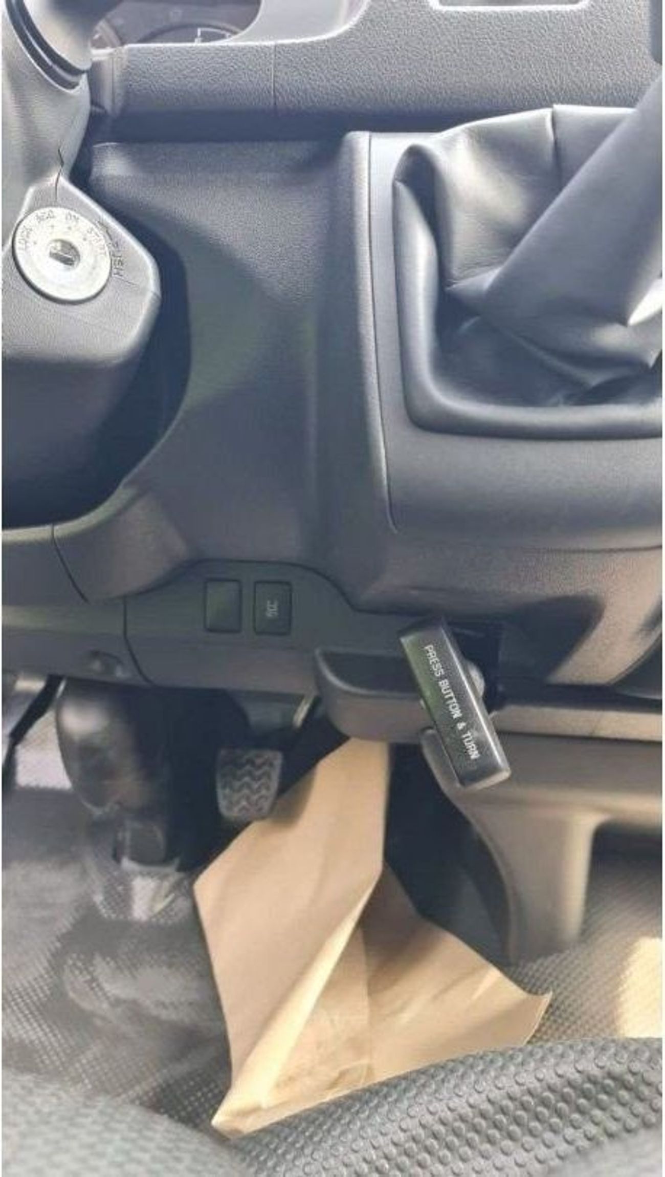 تويوتا هاياس Van 2.8L (174 HP) M/T