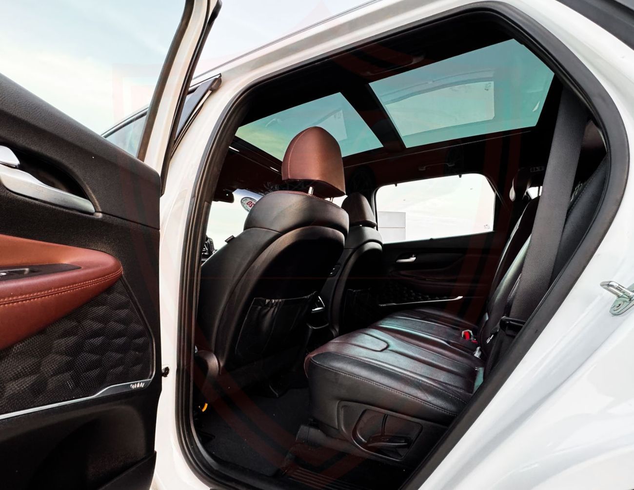 Hyundai Santa Fe Premium 3.5L Hyundai Santa Fe | 3.5 L | 2020 | GCC | Full Option | Accident-Free | In Excellent Cond