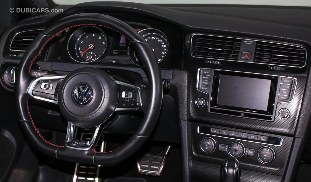 Volkswagen Golf GTI