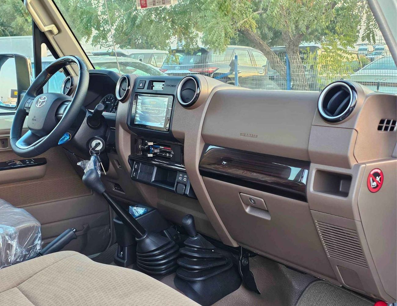 تويوتا لاند كروزر بيك آب LX LC79 / SINGLE CABIN /4.0L V6 PETROL M/T 4WD (CODE # LC79SCPM)