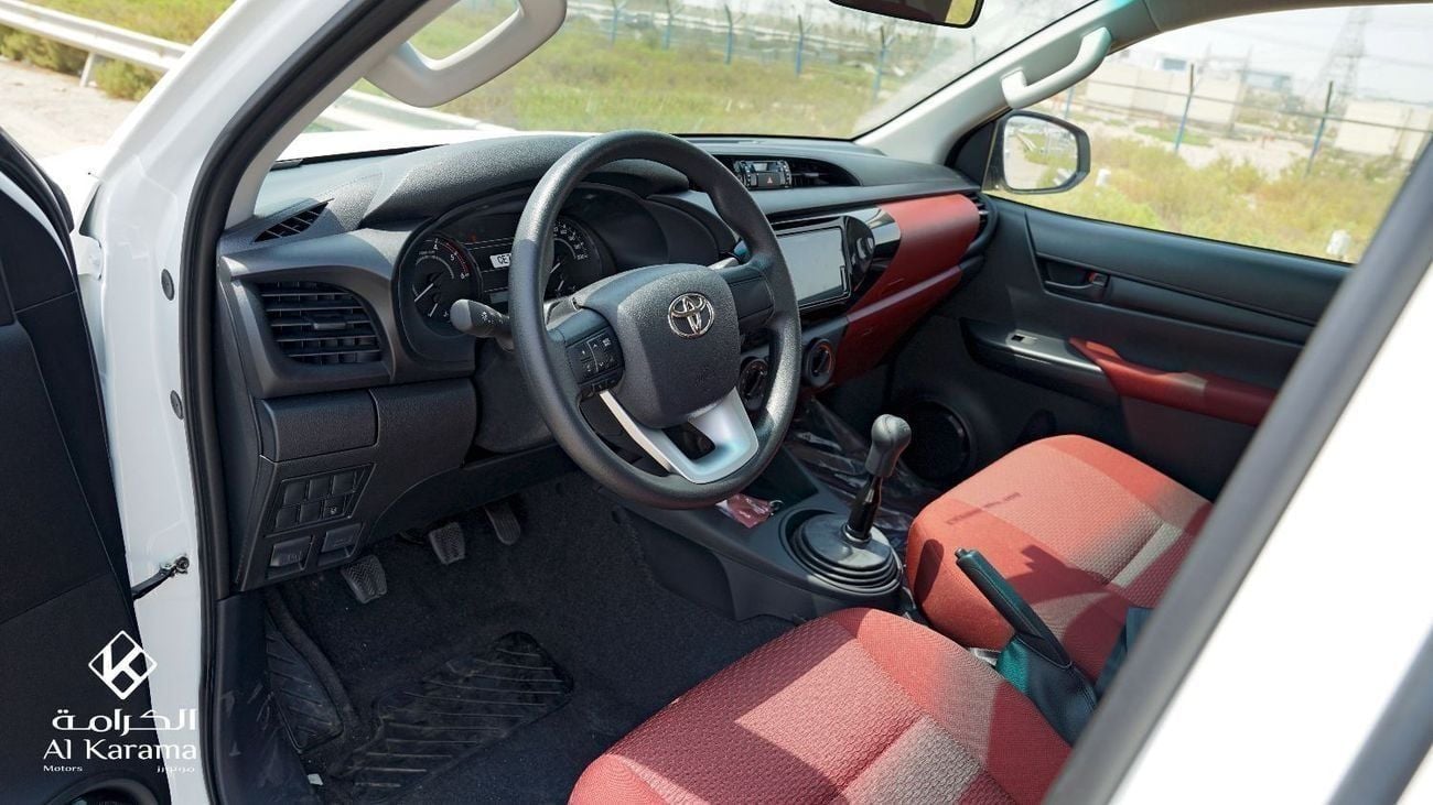 تويوتا هيلوكس 2.4L DLX 4x4 Manual Transmission | 6 Seater | GCC Specs | Power Mirror | Touch Screen Media Player