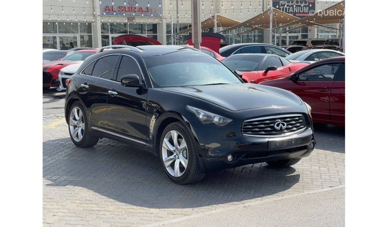 Infiniti FX45 Model 2009 Gulf 8 cylinder cattle 300,000km