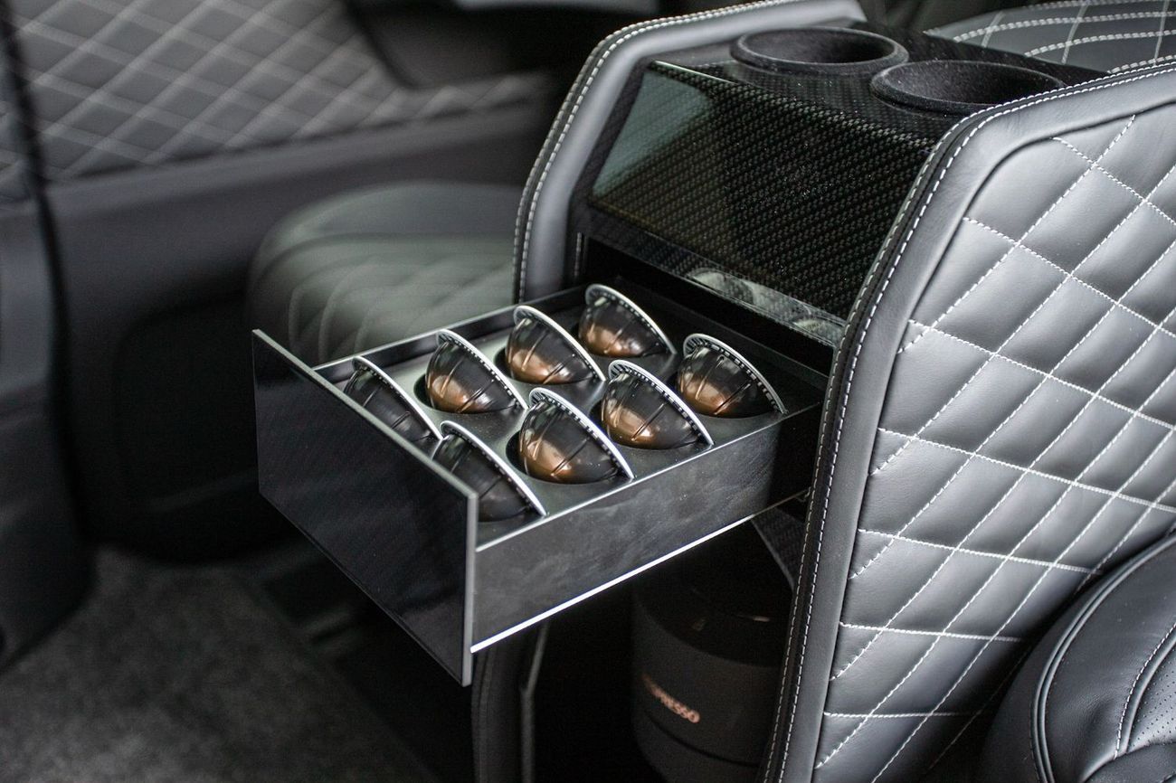 Mercedes-Benz V 300 Senzati GCC VIP Interior. Mercedes-Benz Approved Conversion