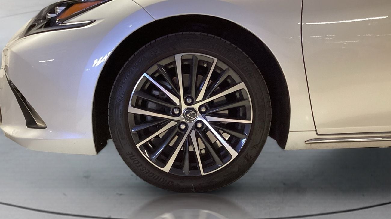 Lexus ES350 3.5 PRESTIGE AUTO | Guaranteed Warranty | 0 Down Payment