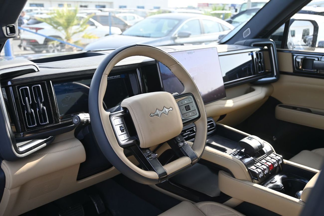 BYD Leopard 5 BYD Leopard 5 Flagship 1.5L Turbo + Plug-In Hybrid Dual Motor Model 2024 Color Grey