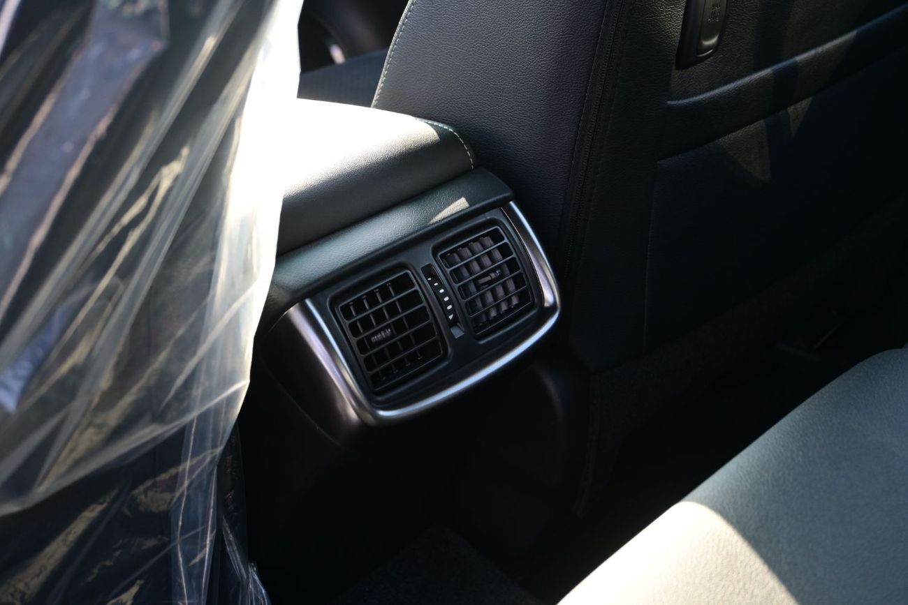 تويوتا هيلوكس Toyota Hilux GR Sport 4.0L V6, Petrol, 4WD, Pickup Color White Model 2025