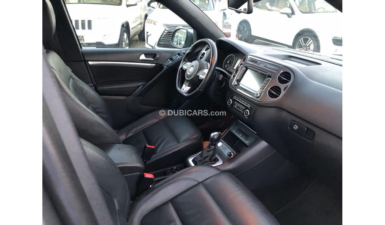 Volkswagen Tiguan Volex wagan TIGUN MODEL 2014 GCC car prefect condition full option panoramic roof leather seats back