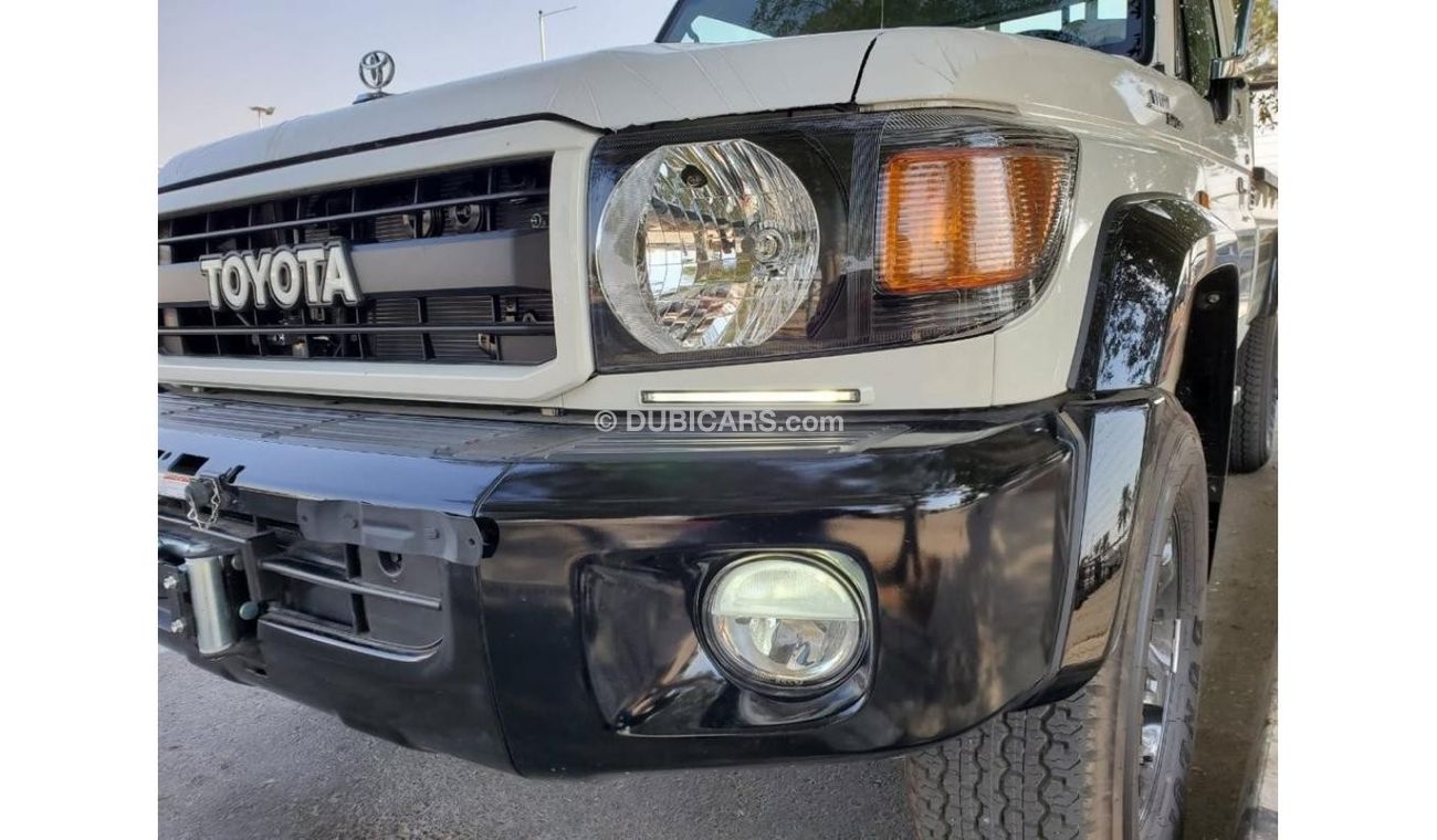 Toyota Land Cruiser Pick Up Toyota Land Cruiser Pick up S/Cab White color ,,70th Anniversary with Winch /Diff Lock/Compressor M/