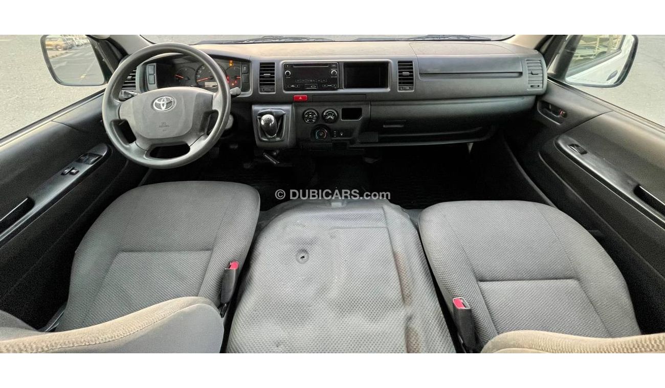 Toyota Hiace GL - High Roof LWB Toyota Hiace 2017 GCC, in excellent condition, without accidents, very clean insi