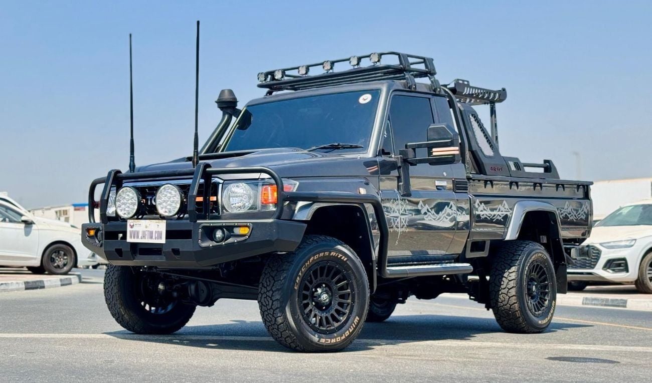 Toyota Land Cruiser Pick Up SINGLE CABIN | MANUAL TRANSMISSION | 4.5L DIESEL ENGINE | BULL BAR | RHD