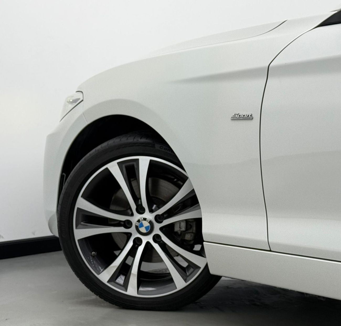 BMW 220i sport Line 2.0L 2016 BMW 220i Sportline, Full Service History, Excellent Condition, GCC