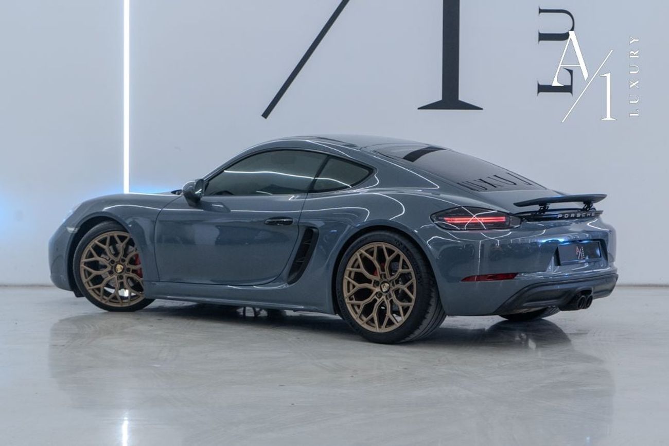 Porsche Cayman 2018 Porsche Cayman, Warranty, Full Service History, Carbon Fiber Package, Sport Chrono Package, GCC