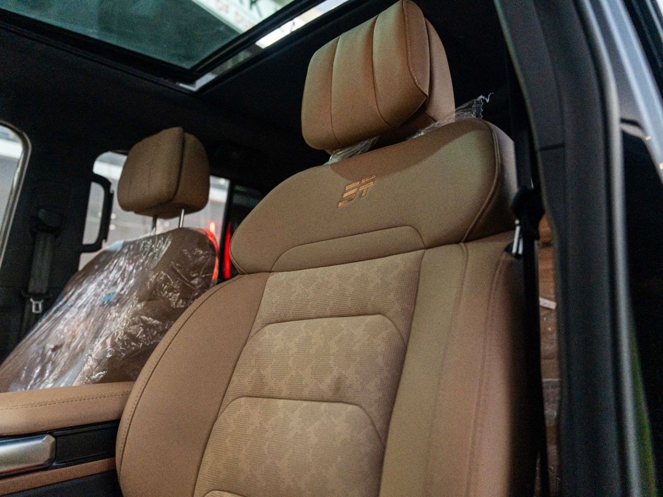 Jetour T2 AED 2,437 PM • T2 LUXURY • ONLY 5K KMS • 2.0 TURBOCHARGED • OFFICIAL JETOUR WARRANTY + SERVICE PLAN