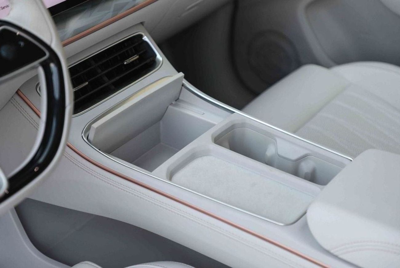 نيتا L 2024 NETA L FLASH CHARGE EDITION 1.5 - Plug-in Hybrid - BLACK inside GREY | Export Price