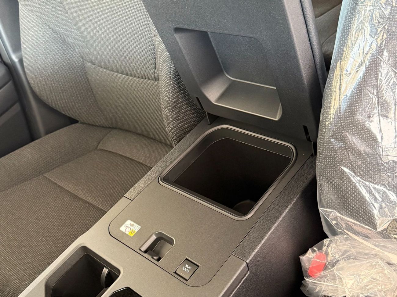 Toyota Prado PRADO 2.8 SUNROOF BLACK INTERIOR ** EXPORT ONLY **التصدير فقط خارج الخليج***