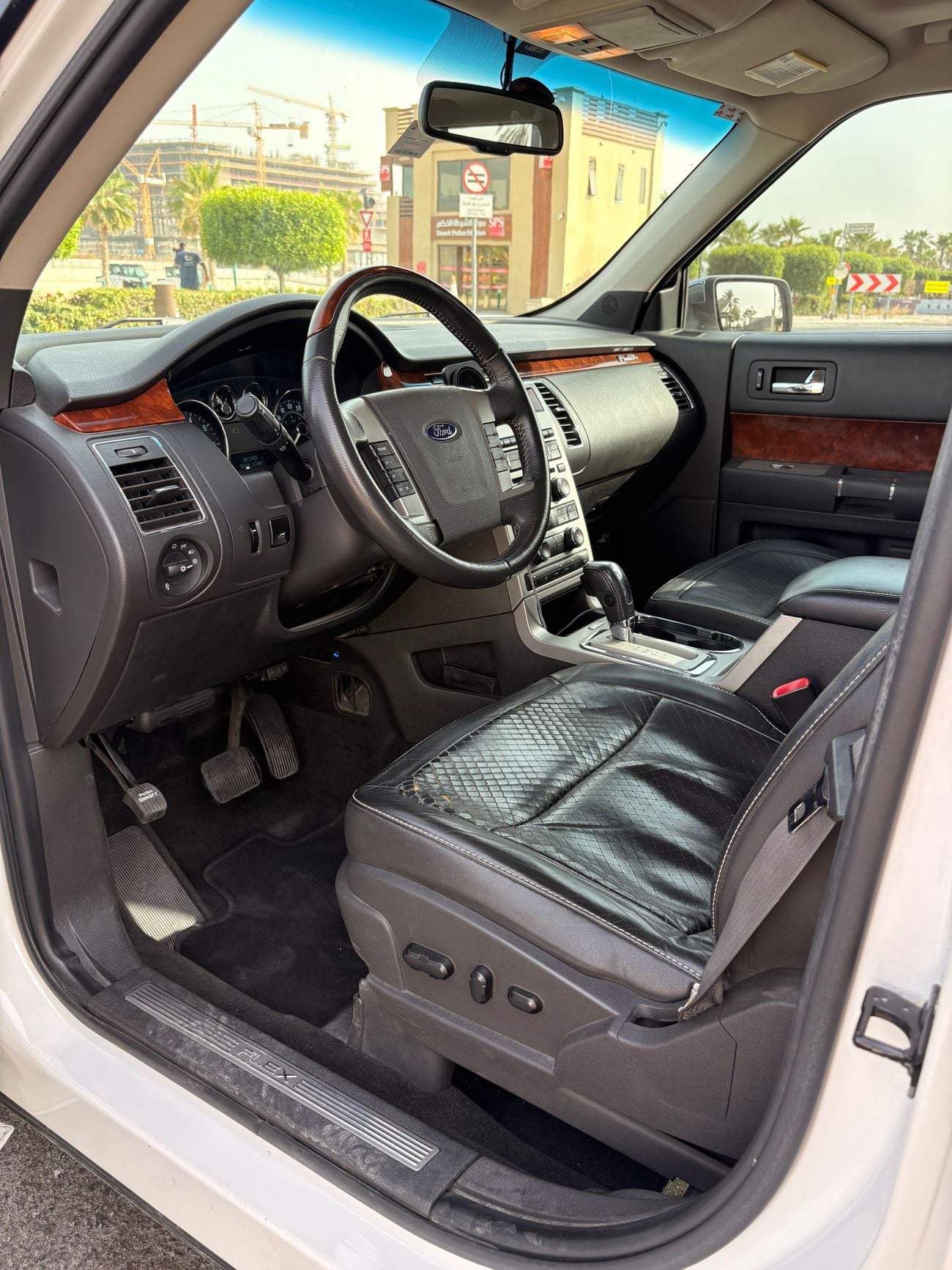 Ford Flex 3.5L - 6 cyl - SUV/Crossover - AWD - 6 seats - 5 door
