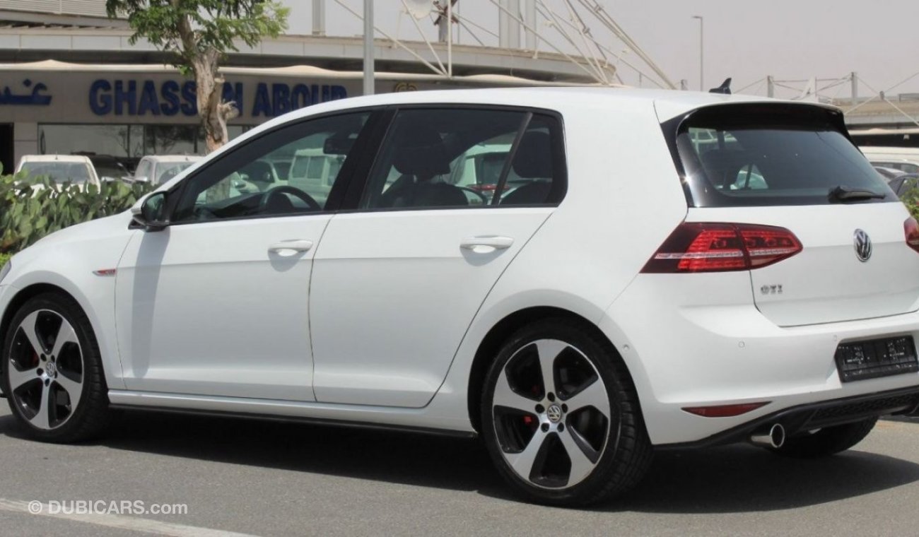 فولكس واجن جولف GTI