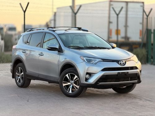 Toyota RAV4 XLE 2.5L 4x4 drive / sunroof, leather seats/ full option