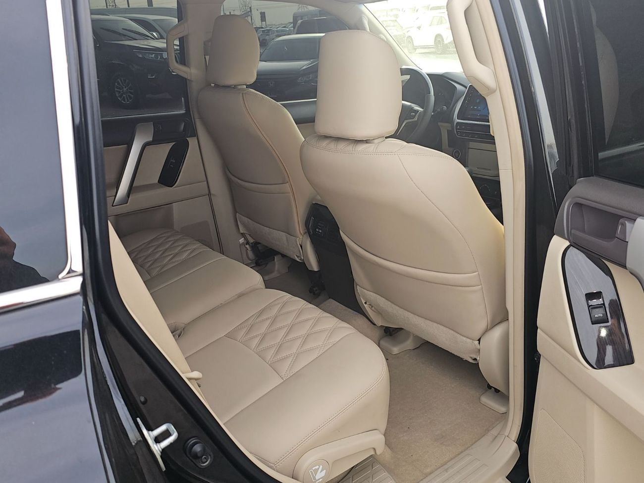 Toyota Prado TX-L Top 2.7L LHD-4WD-Automatic-Petrol-GCC specs-6 Cylinders-7Seats-5 Doors